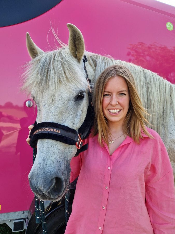 Kristina Marcinkowski mit Pferd