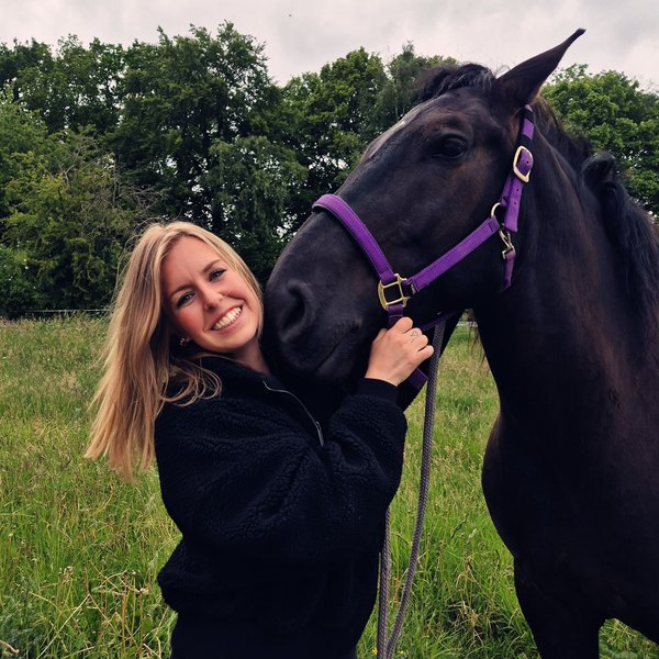 Kristina Marcinkowski mit Pferd